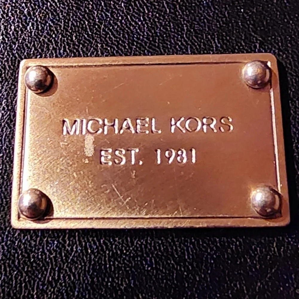 MICHAEL KORS LEATHER WALLET
